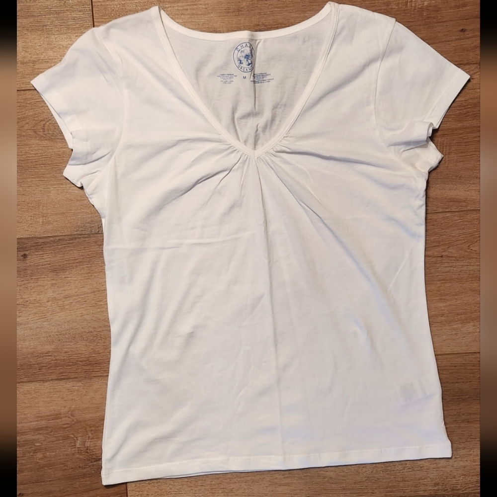 Chaus Organic v neck t-shirt, size ladies medium, white